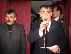 Türk- İş, Tekel İşçilerine Destek İçin Ak Parti Önünde Basın Açıklaması Yaptı