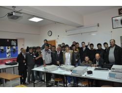 Köylüler Bahçelerini Güneş Enerjisiyle Çalışan 'Domuz Savarla' Koruyacak