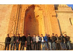 16 ÜLKEDEN 16 GENÇ MARDİN’DE..