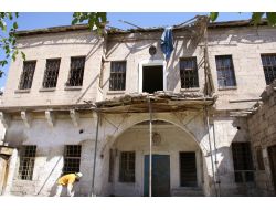 Aksaray'da Tarihi Evler Ayağa Kaldırılıyor