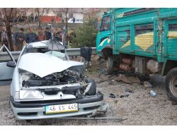 Elbistan'da Karşı Şeride Geçen Kamyon Otomobile Çarptı: 3 Ölü