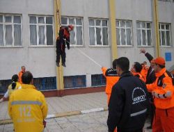 Akmod Deprem Tatbikatı Yaptı