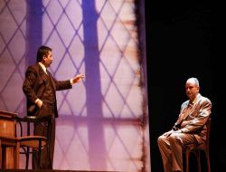 Merhameti Anlatan 'reis Bey' İlk Gösteriminde Beğeni Topladı