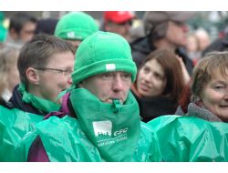 Brüksel'de Binlerce Kamu Çalışanı Sokaklara İndi