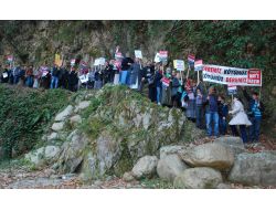 Hes İstemeyen Köylüler Kara Yolunu Kapattı