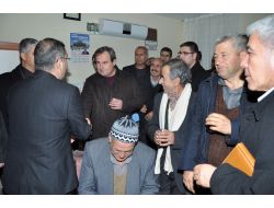 Başkan Çelikcan, Vatandaşın Ayağına Giderek Sorunlarını Dinliyor