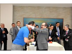 Omü Peroneli Masa Tenisi Turnuvasıyla Stres Attı