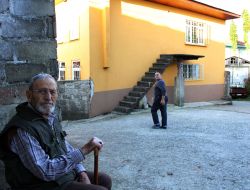 Kapısı Olmayan Merdiven Görenleri Şaşırtıyor