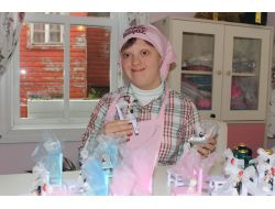 Down Sendromlu Gençler, Nikah Şekeri Yaparak Terapi Görüyor