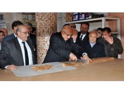 Milletvekilleri Pide Dilimledi