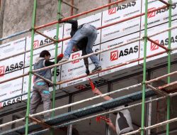 İşçiler, İş Sağlığı Güvenliği Tedbirlerine Kulak Tıkıyor