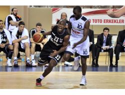 Fenerbahçe Ülker: 75 - Beşiktaş: 66