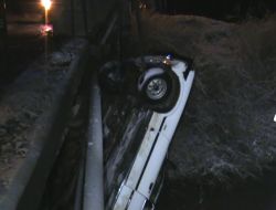 Uşak’ta Araç Dereye Uçtu: 1 Ölü, 1 Yaralı