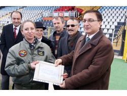 Öğrenciler Kendi Yaptıkları Roketleri Fırlattı