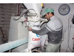 Cansuyu Derneği, Suriye’ye 4 Tır Un Gönderdi!