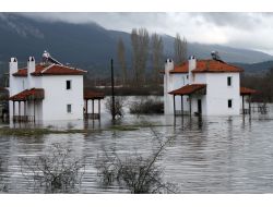 Muğla'da Evleri Ve Tarım Arazilerini Su Bastı