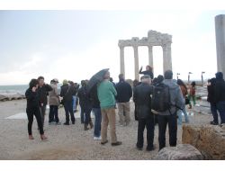 Kongre İçin Gelen Akademisyenler Arkeolojik Varlıkları Da Yakından Tanıyor