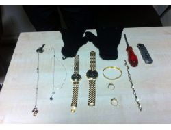 Hırsızlık Yaptıktan 5 Dakika Sonra Yakalandılar