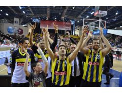 Fenerbahçe Ülker: 63 - Galatasaray Medical Park: 57