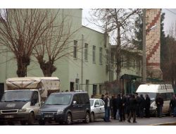 Elinde Bomba Patlayan Genç Toprağa Verildi