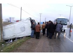 Yozgat’ta Öğrenci Servisi Devrildi 27 Kişi Yaralandı