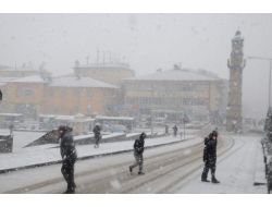 Sabah Başlayan Kar Yağışı Kısa Sürede Yozgat'ı Beyaza Bürüdü