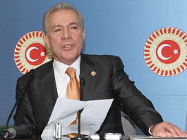 KUR'AN'A EL BASTI VE BAŞBAKAN'I SUÇLADI!