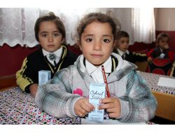 Van'da Öğrencilere Süt Dağıtımı Başladı