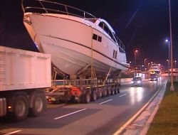 Fuara Götürülen Lüks Yatlar Elektrik Tellerine Takıldı