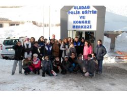 Polis Amcaları, 80 Çocuğu Uludağ'a Çıkardı