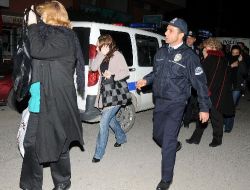 İzmir'de Kumar Operasyonu: 22 Kişi Gözaltına Alındı