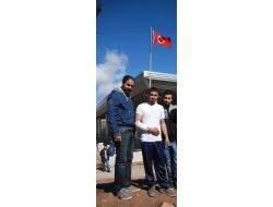 En Yakın Arkadaşlarını Kaybetmenin Üzüntüsünü Yaşıyor