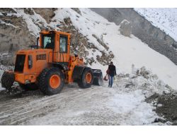 Hakkari-Van Kara Yolu Ulaşıma Açıldı