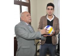 Bölge Yarışmasına Giden Voleybolculara Malzeme Desteği Yapılıd