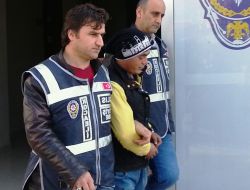 Çaldıkları Arabada Uyurken Yakalandılar