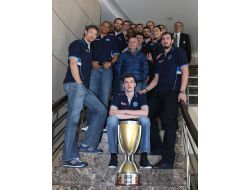 Basketbolcular, Türkiye Kupası'nı Aziz Yıldırım'a Ve Yöneticilere Götürdü