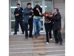 Polisten Hırsızlara Suçüstü: 2 Tutuklama