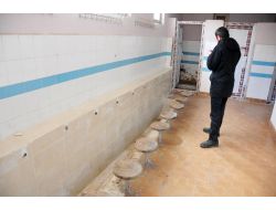 Hırsızlar, İki Camiyi Musluksuz Bıraktı