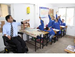 Çarşamba'da 'Bal Gibi' Bir Engelli Öğretmen