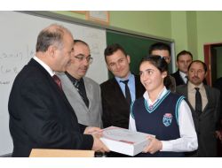 Ardahan’ın ‘fatih’leri Akıllı Tabletlerine Kavuştu