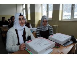 Vanlı Öğrenciler Tablet Bilgisayarlarına Kavuştu