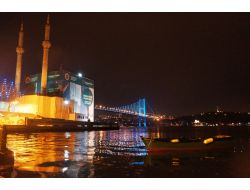 İstanbul Boğazı Gemi Trafiğine Kapatıldı