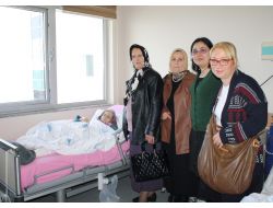 Hastanede Tedavi Gören Kimsesiz Ve Yaşlı Hastalar Tıraş Edildi