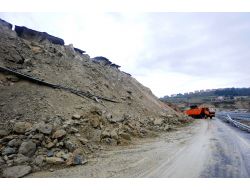 Çanakkale-izmir Karayolu Heyelan Tehlikesi Altında