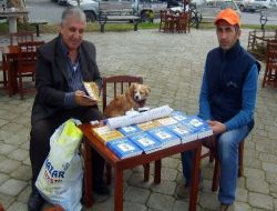 Şair-yazar Coşkun Karabulut, Sokak Köpekleri Yararına İmza Günü Düzenledi