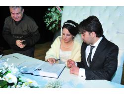 14 Şubat’ta Nikah Masasına Koştular