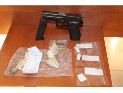 Uyuşturucu Koklayan Keçi Polisi Şaşırttı