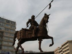 Osmangazi’nin Mızrağını Kırdılar