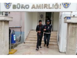 Kendini Zorla Gözaltına Aldırdı