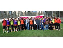 Taraftarlardan Sevgililer Günü Ziyareti